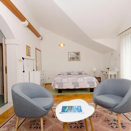 Apartment And Mate