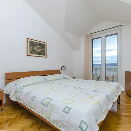 And Mate Apartment Bol