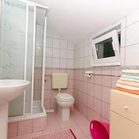 Apartman And Mate *